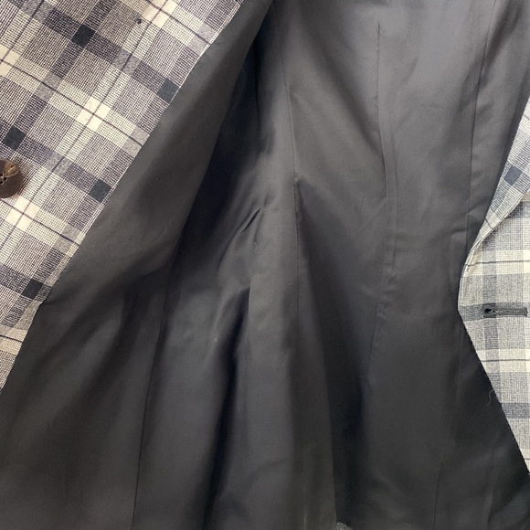 Theory Double-Breasted Angled Yukon Blazer – Size 2 – Virgin Wool Blend - Picture 11 of 13